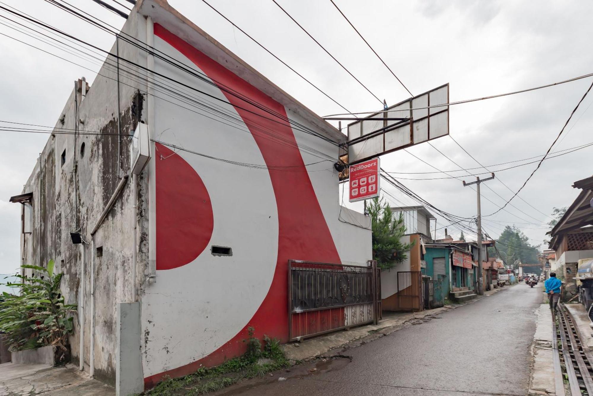 Reddoorz Near Cikole Lembang Otel Dış mekan fotoğraf