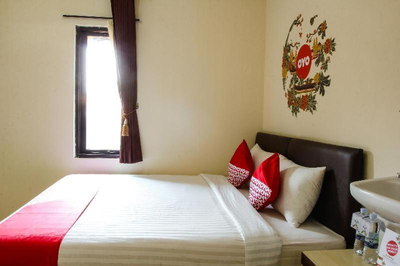 Reddoorz Near Cikole Lembang Otel Oda fotoğraf